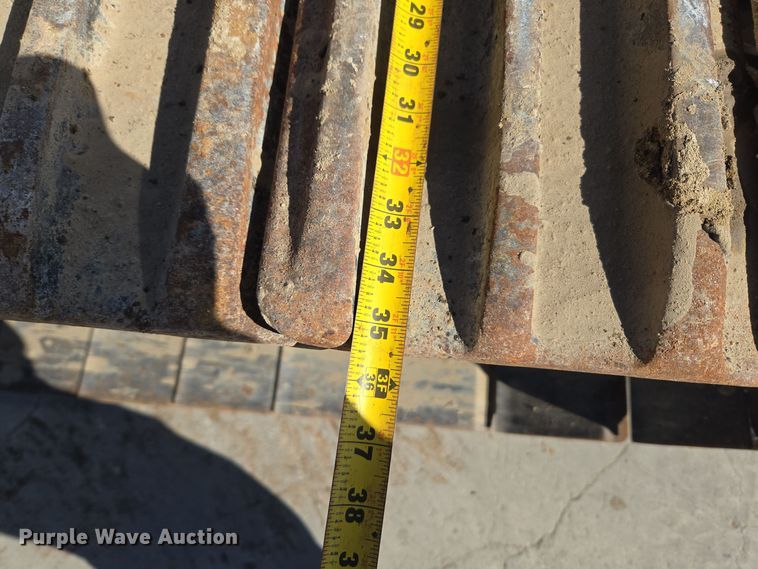 image for item ER5151 2006 John Deere 450D LC excavator