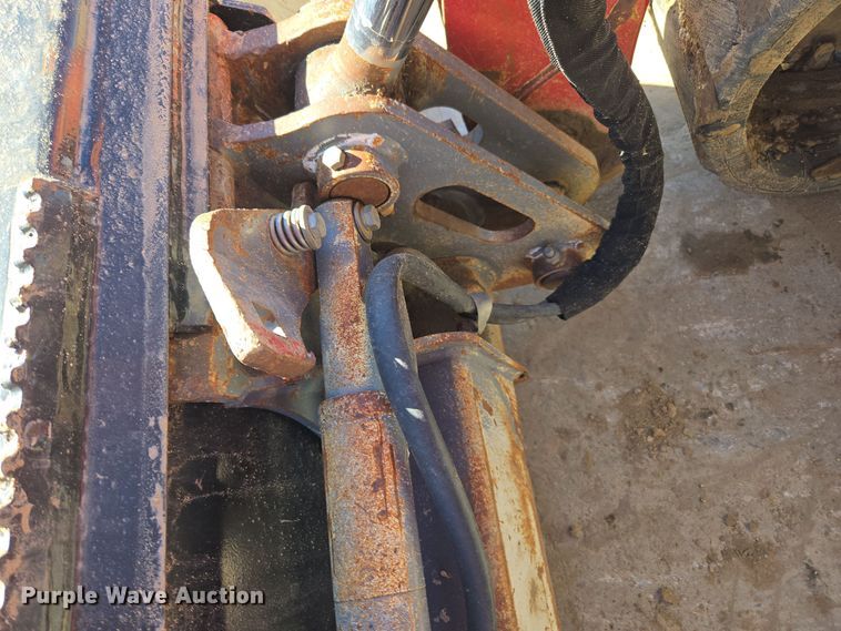 image for item ER5152 2018 Takeuchi TL12V-2 tracked skid steer loader