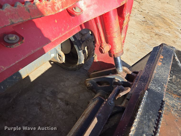 image for item ER5152 2018 Takeuchi TL12V-2 tracked skid steer loader