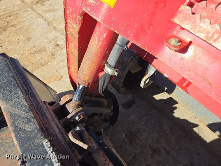 image for item ER5152 2018 Takeuchi TL12V-2 tracked skid steer loader