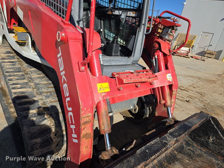 image for item ER5152 2018 Takeuchi TL12V-2 tracked skid steer loader