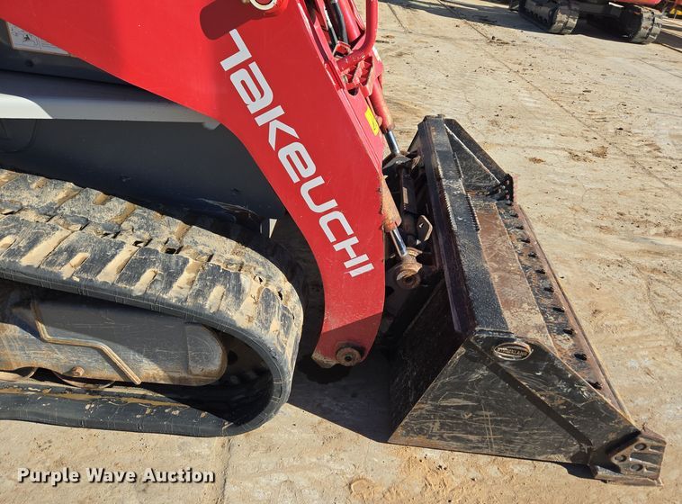 image for item ER5152 2018 Takeuchi TL12V-2 tracked skid steer loader