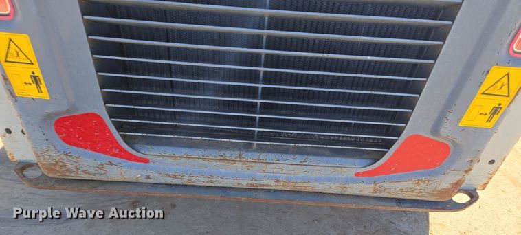 image for item ER5152 2018 Takeuchi TL12V-2 tracked skid steer loader