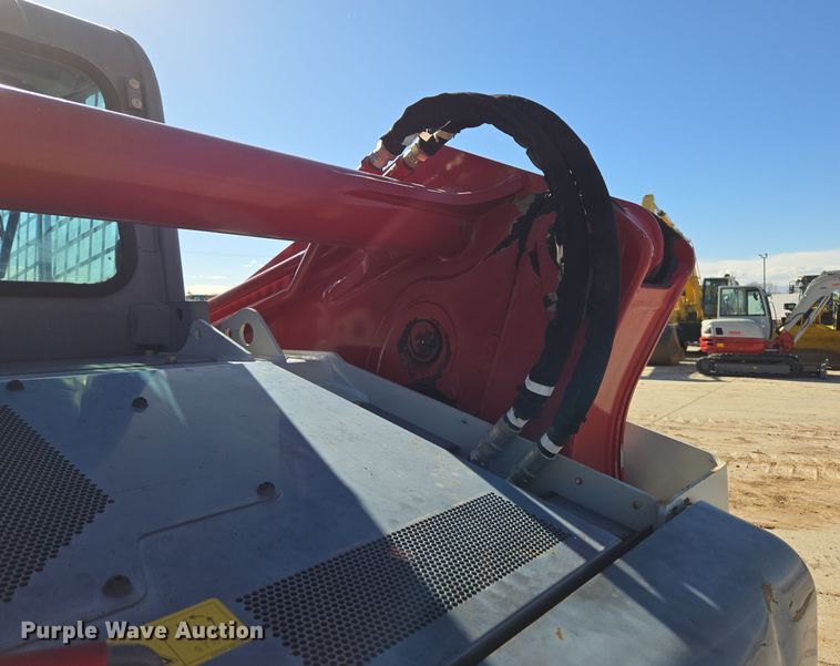 image for item ER5152 2018 Takeuchi TL12V-2 tracked skid steer loader