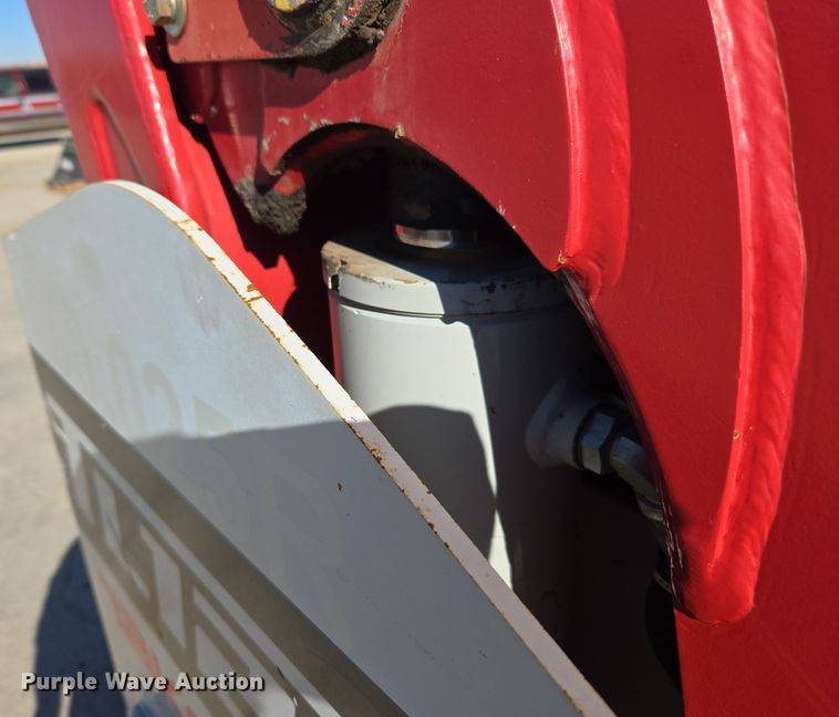 image for item ER5152 2018 Takeuchi TL12V-2 tracked skid steer loader