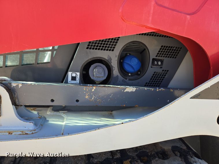 image for item ER5152 2018 Takeuchi TL12V-2 tracked skid steer loader