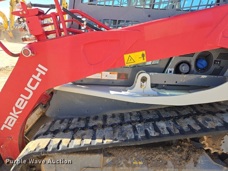 image for item ER5152 2018 Takeuchi TL12V-2 tracked skid steer loader