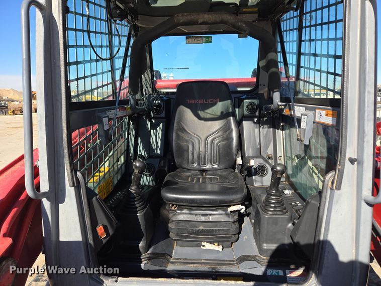 image for item ER5152 2018 Takeuchi TL12V-2 tracked skid steer loader