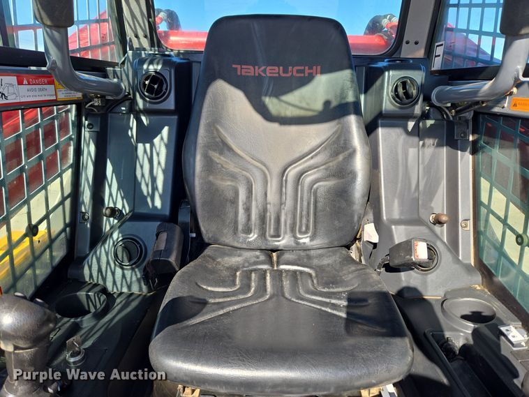 image for item ER5152 2018 Takeuchi TL12V-2 tracked skid steer loader