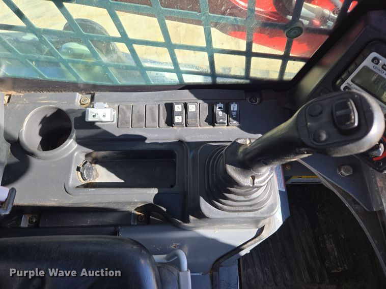 image for item ER5152 2018 Takeuchi TL12V-2 tracked skid steer loader