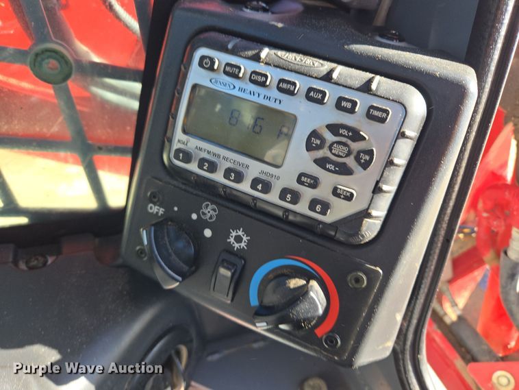 image for item ER5152 2018 Takeuchi TL12V-2 tracked skid steer loader