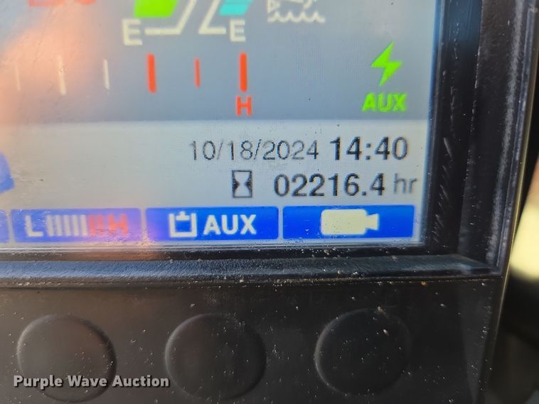 image for item ER5152 2018 Takeuchi TL12V-2 tracked skid steer loader