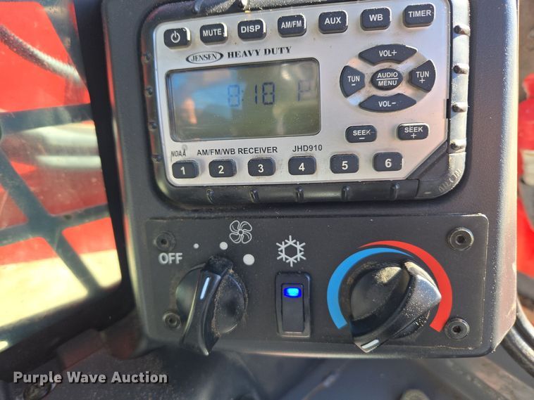 image for item ER5152 2018 Takeuchi TL12V-2 tracked skid steer loader