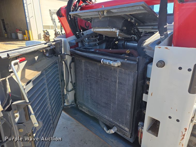 image for item ER5152 2018 Takeuchi TL12V-2 tracked skid steer loader