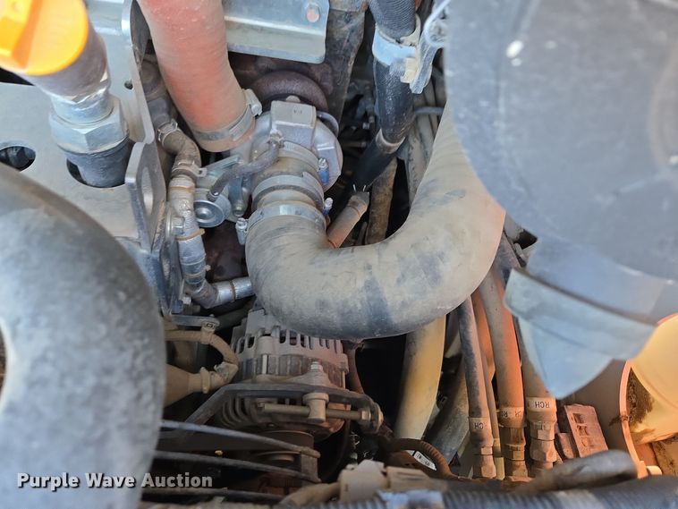 image for item ER5152 2018 Takeuchi TL12V-2 tracked skid steer loader