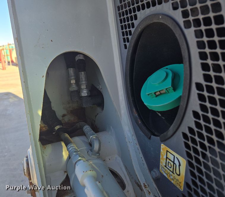 image for item ER5153 2022 Takeuchi TL8R-2 tracked skid steer loader