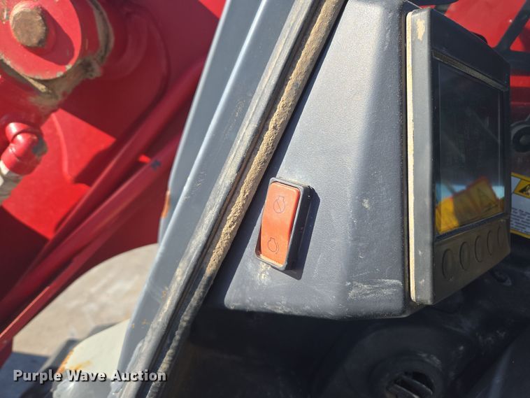 image for item ER5153 2022 Takeuchi TL8R-2 tracked skid steer loader