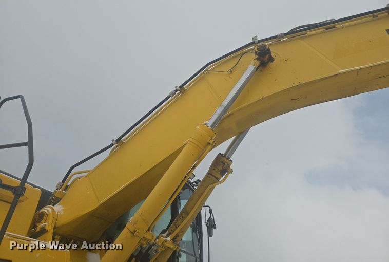 image for item ER5156 2013 Komatsu PC490LC-10 excavator