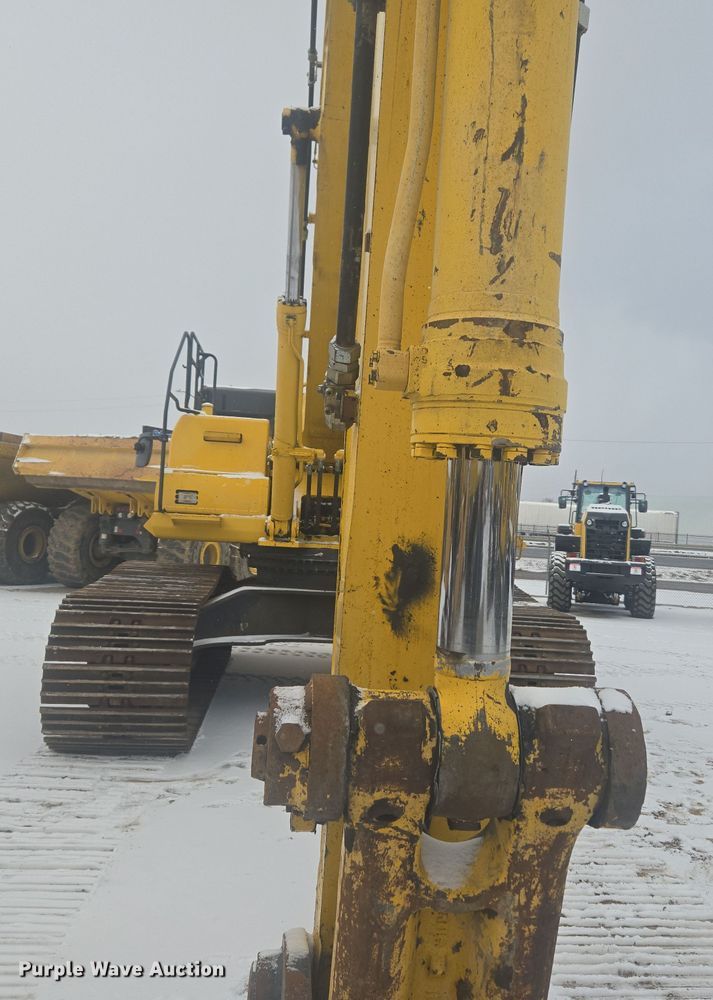 image for item ER5156 2013 Komatsu PC490LC-10 excavator