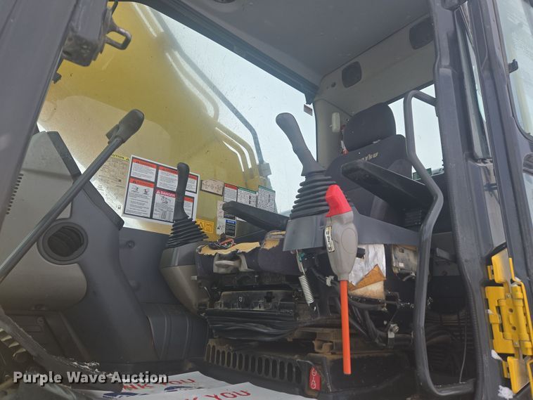 image for item ER5156 2013 Komatsu PC490LC-10 excavator