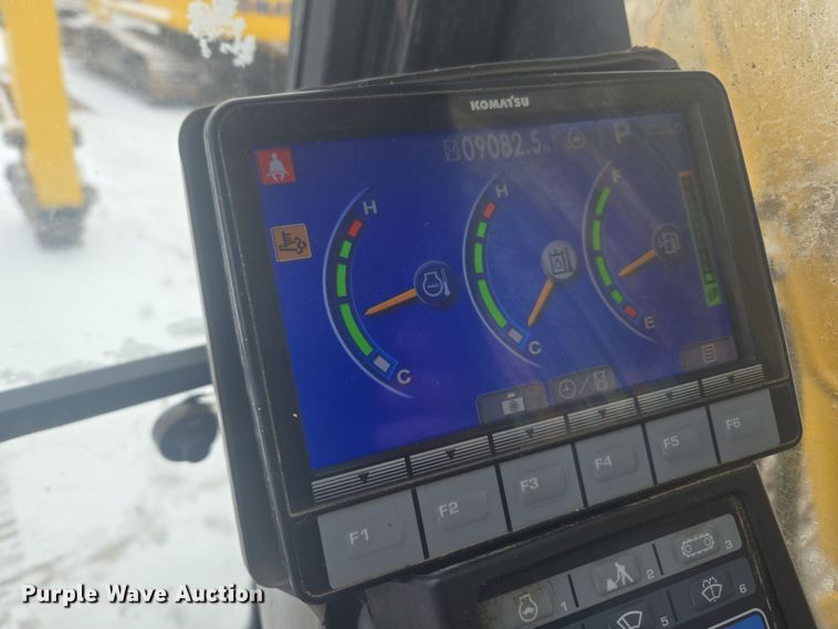 image for item ER5156 2013 Komatsu PC490LC-10 excavator