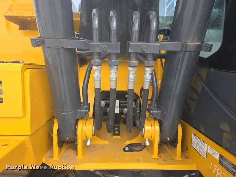 image for item ER5157 2022 John Deere 200G excavator