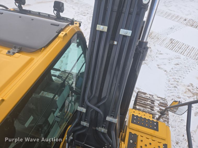 image for item ER5157 2022 John Deere 200G excavator