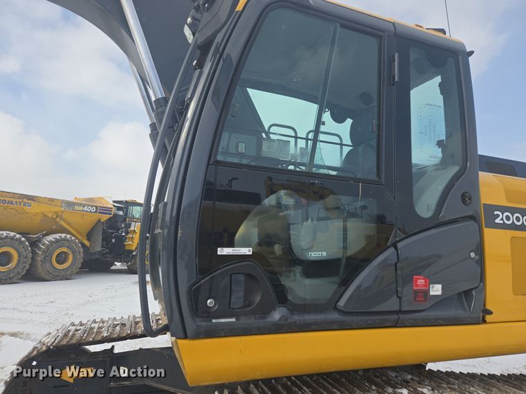 image for item ER5157 2022 John Deere 200G excavator