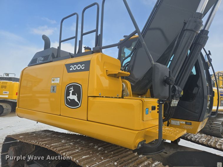 image for item ER5157 2022 John Deere 200G excavator