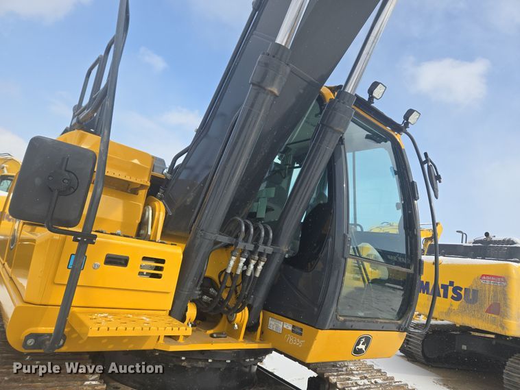 image for item ER5157 2022 John Deere 200G excavator