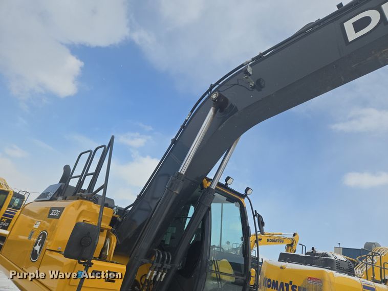 image for item ER5157 2022 John Deere 200G excavator