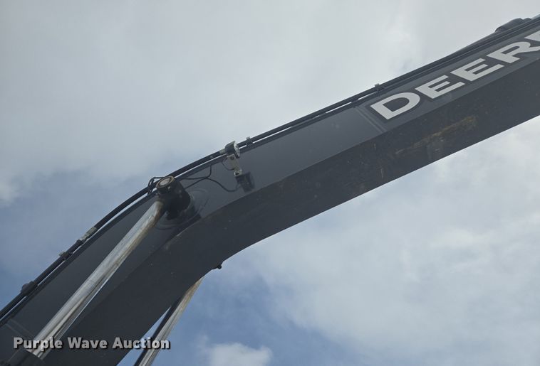 image for item ER5157 2022 John Deere 200G excavator