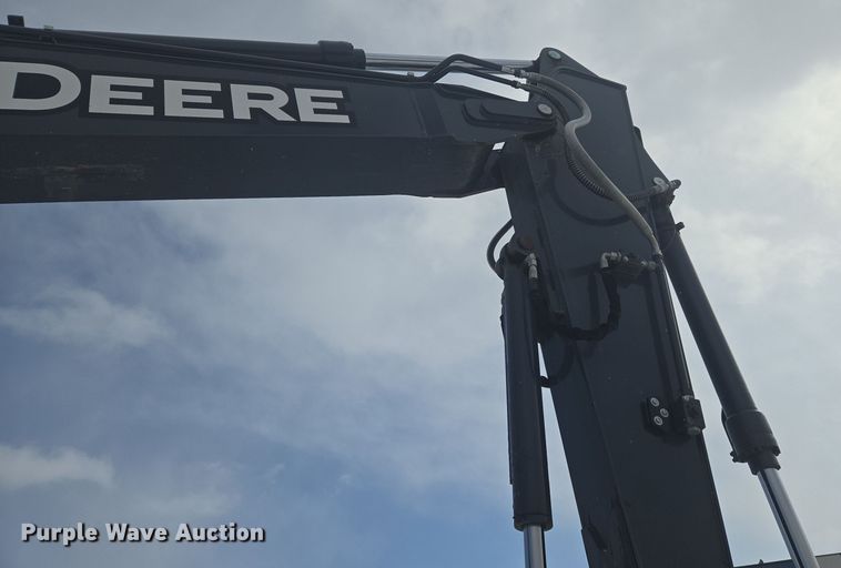 image for item ER5157 2022 John Deere 200G excavator