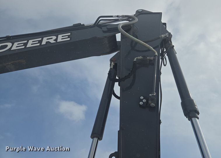 image for item ER5157 2022 John Deere 200G excavator