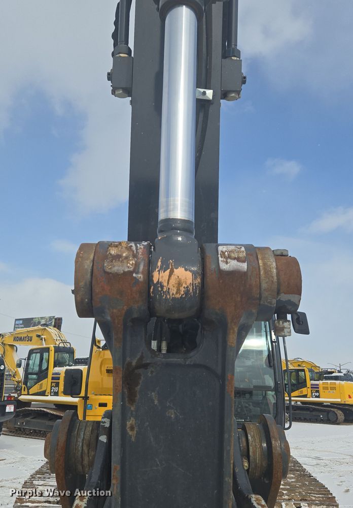 image for item ER5157 2022 John Deere 200G excavator