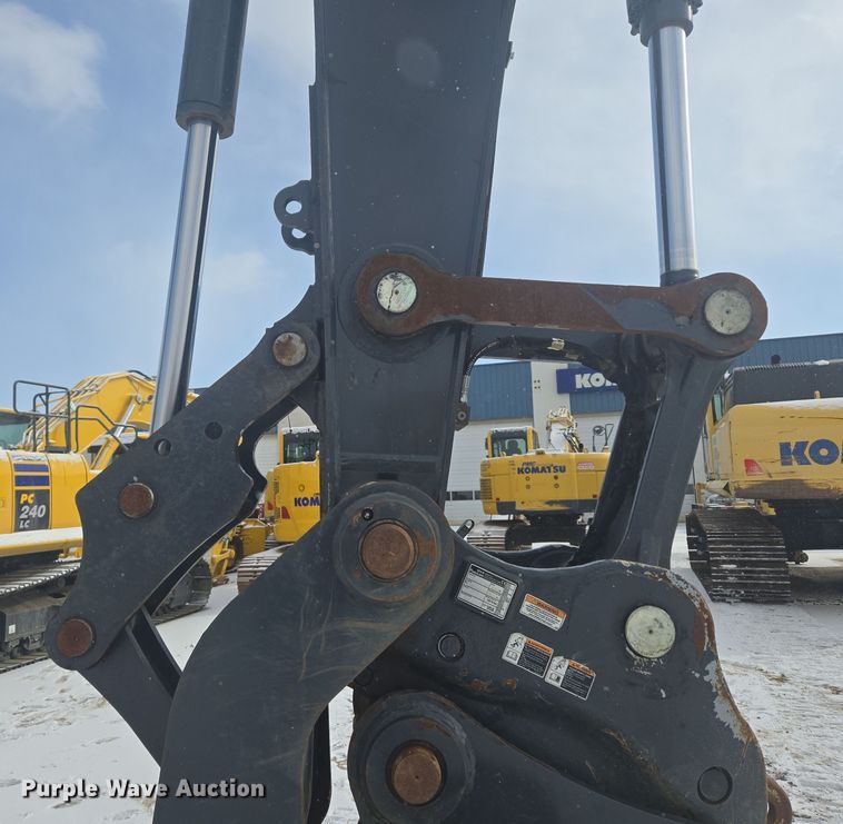 image for item ER5157 2022 John Deere 200G excavator