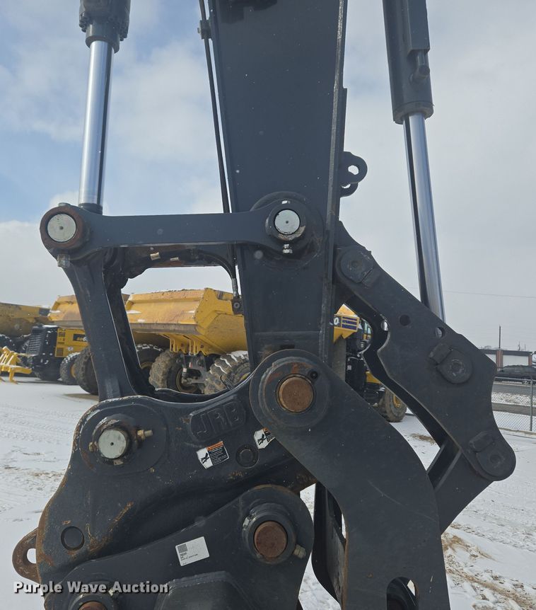 image for item ER5157 2022 John Deere 200G excavator