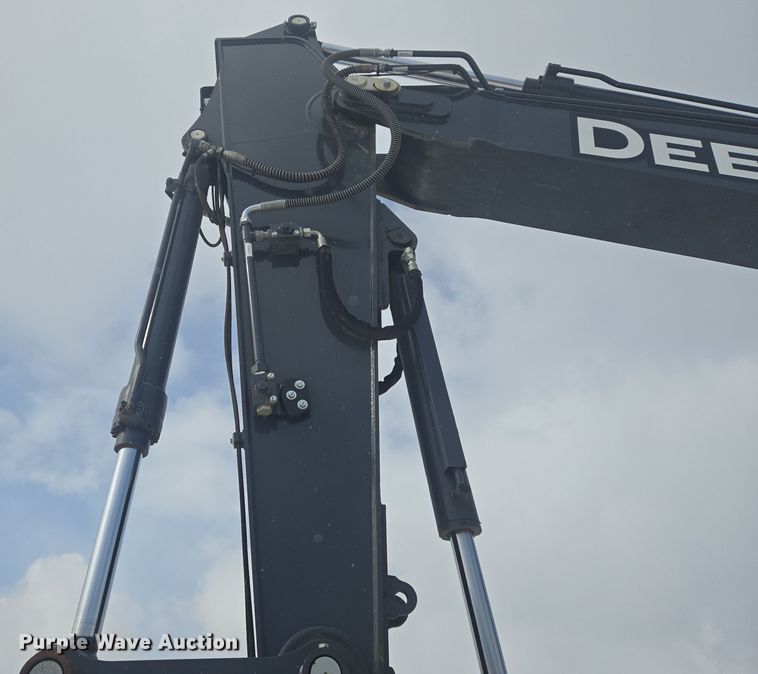 image for item ER5157 2022 John Deere 200G excavator