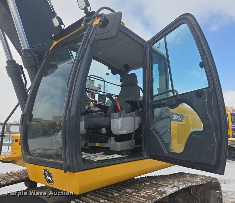 image for item ER5157 2022 John Deere 200G excavator