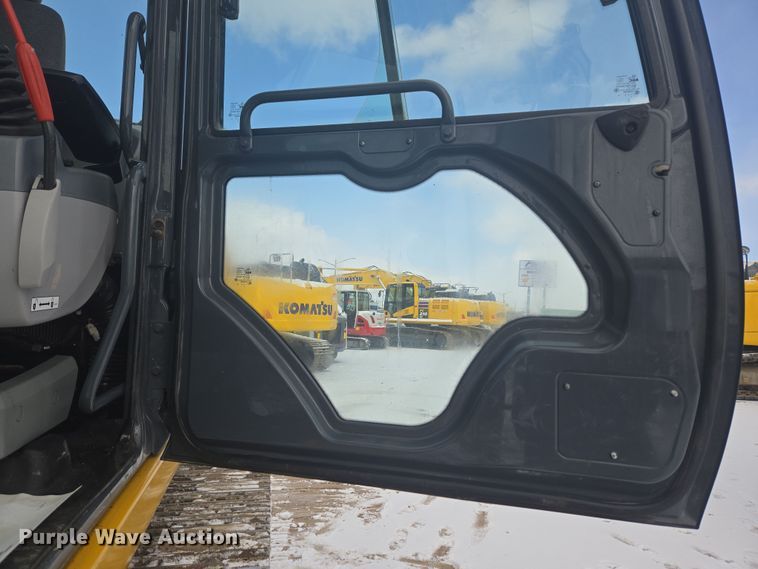 image for item ER5157 2022 John Deere 200G excavator