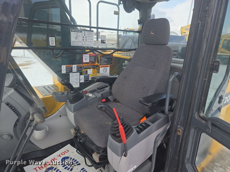 image for item ER5157 2022 John Deere 200G excavator