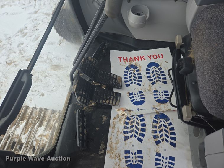 image for item ER5157 2022 John Deere 200G excavator