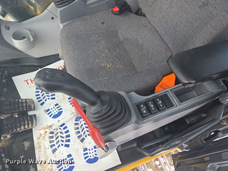 image for item ER5157 2022 John Deere 200G excavator