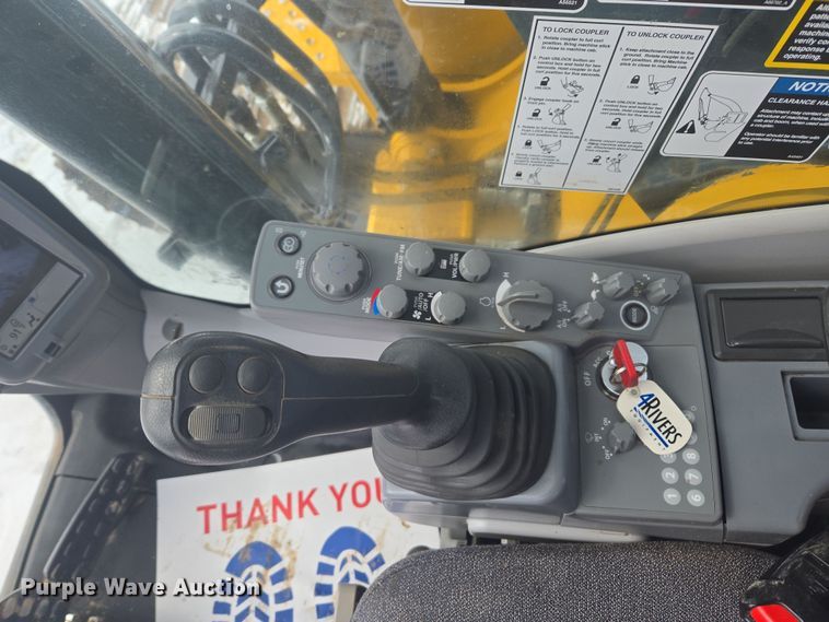 image for item ER5157 2022 John Deere 200G excavator