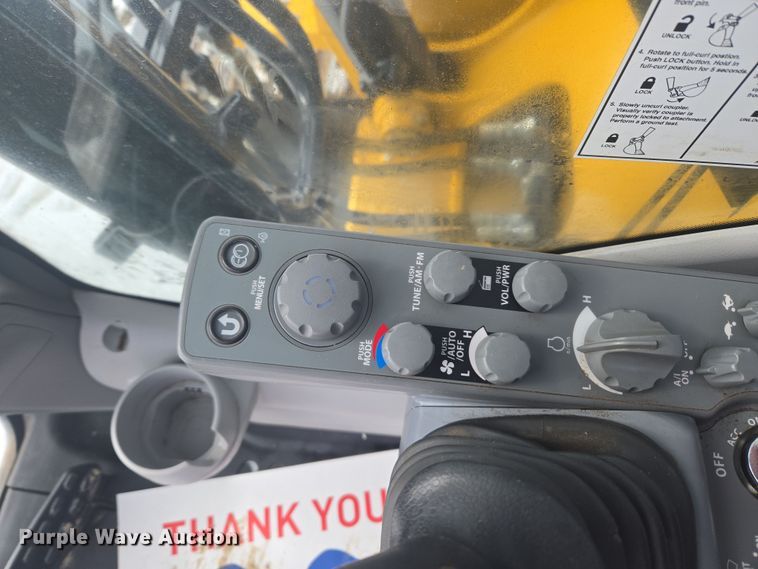 image for item ER5157 2022 John Deere 200G excavator