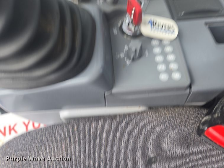 image for item ER5157 2022 John Deere 200G excavator