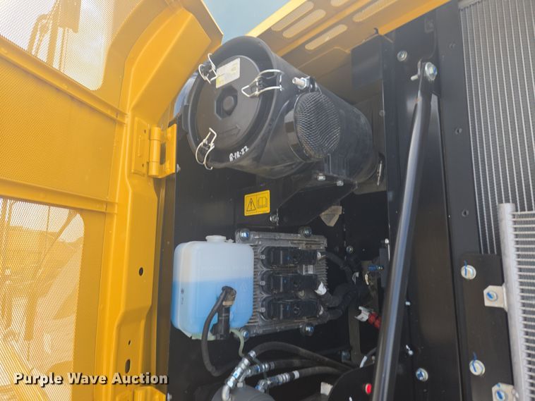 image for item ER5157 2022 John Deere 200G excavator