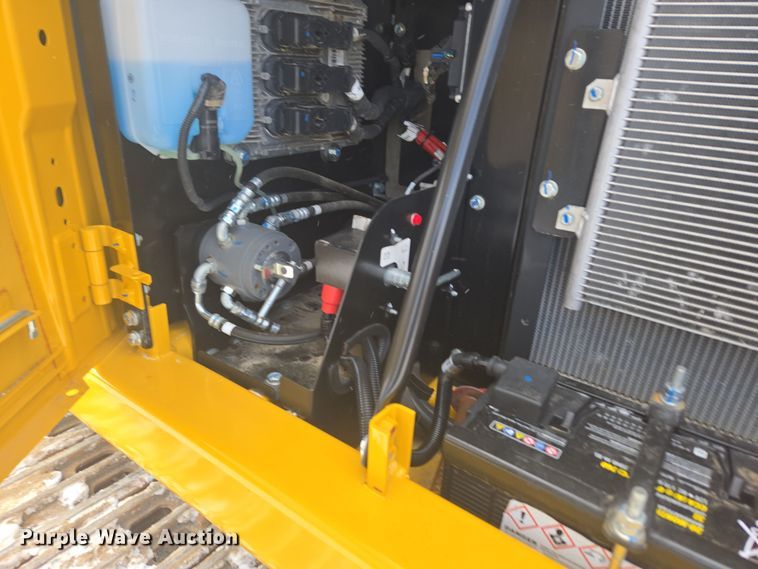 image for item ER5157 2022 John Deere 200G excavator