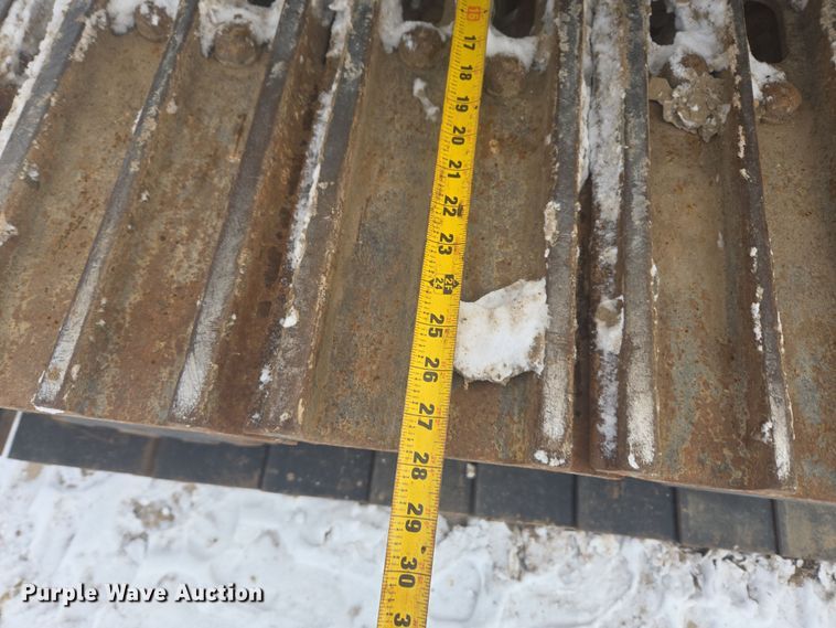 image for item ER5157 2022 John Deere 200G excavator