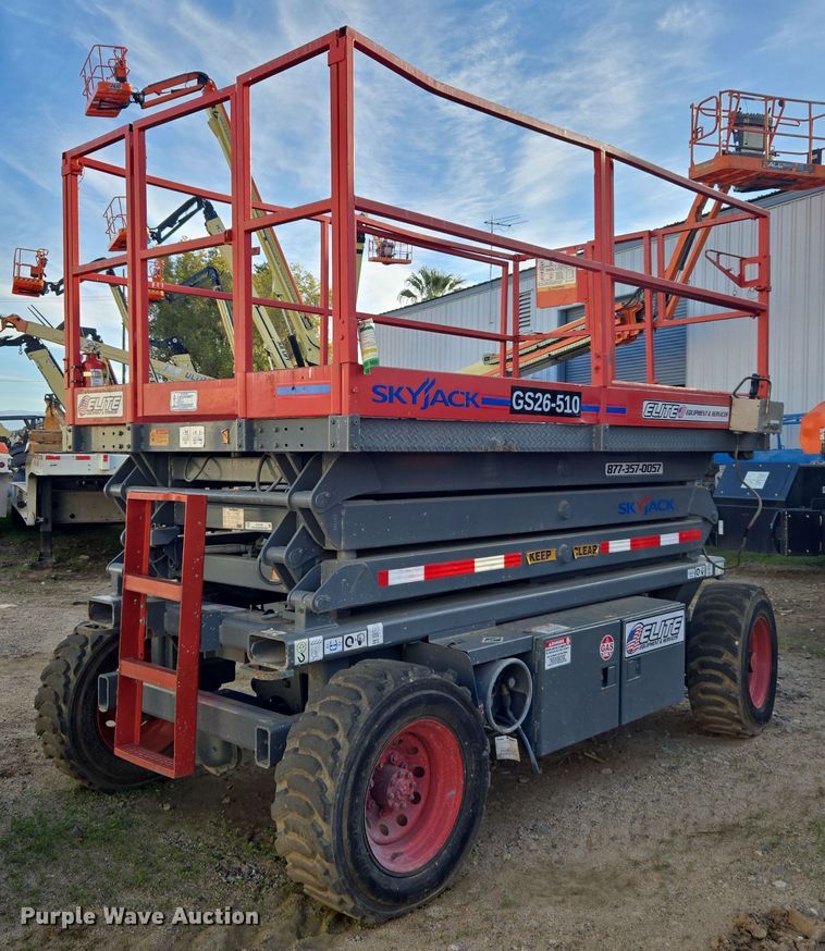 image for item ER5163 2006 Skyjack SJ7127 scissor lift